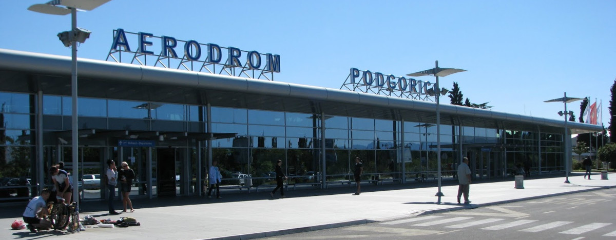 Location de voitures pas chères Podgorica Airport au mois